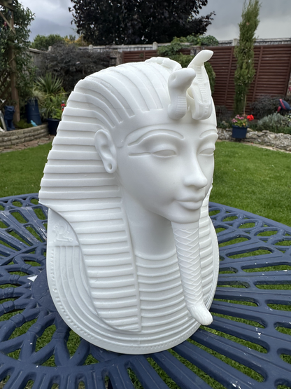 Tutankhamun Mask – Resin Bust (Unpainted Showpiece)