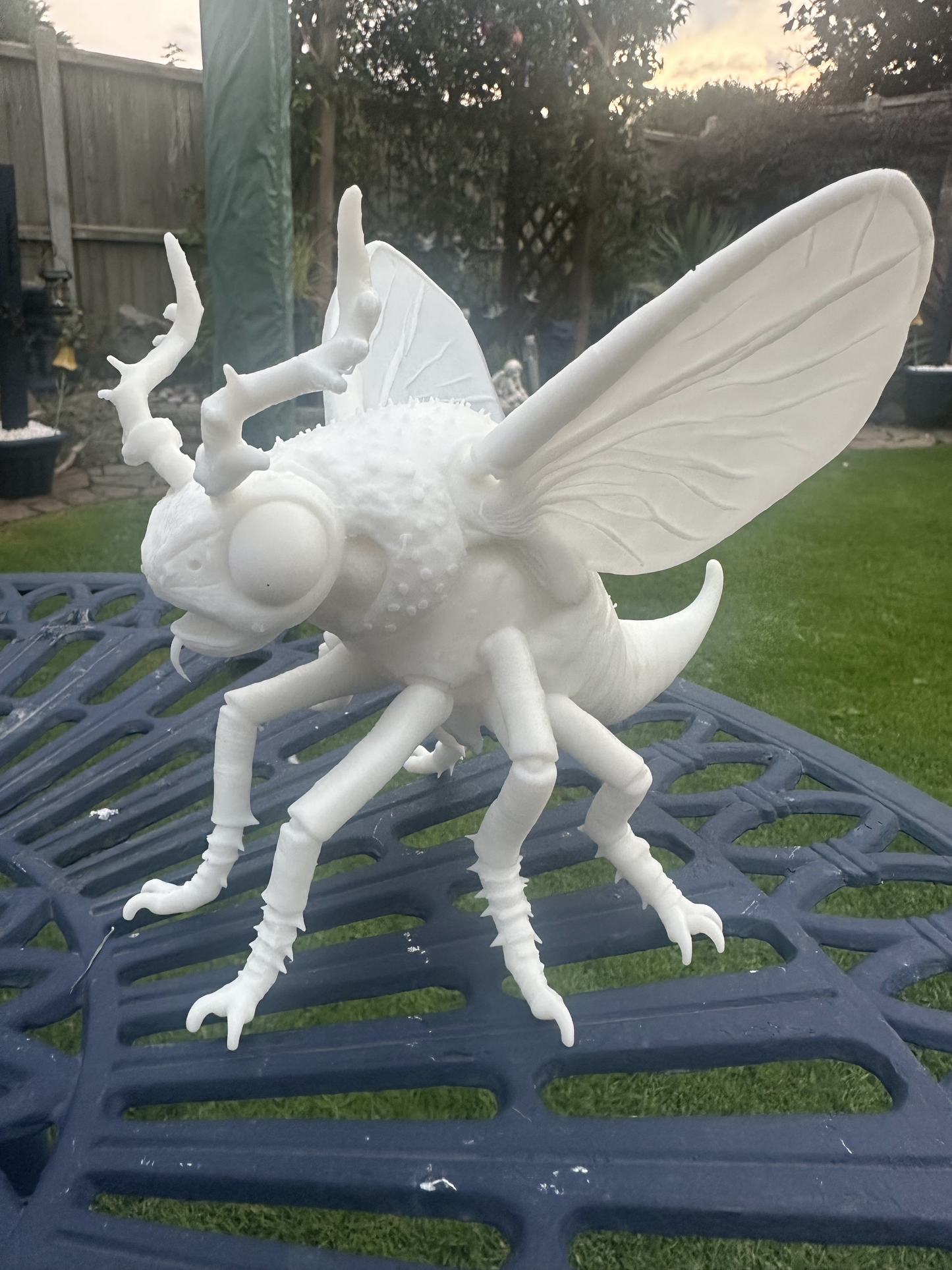 Demonic Insect / Fly Monster – XL Resin Fantasy Showpiece / Collector Statue